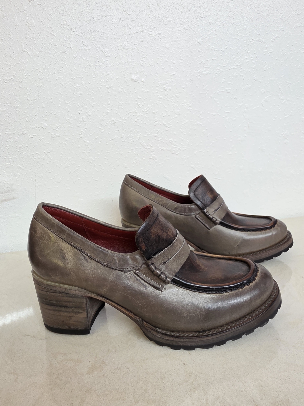 Freebird by Steven Bristol Leather Heeled Loafers Distressed Taupe Brown Sz 7